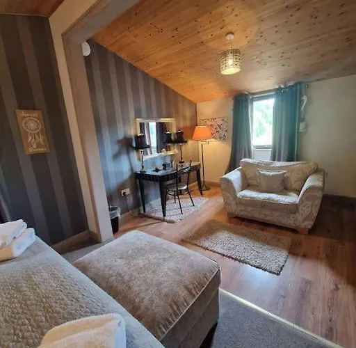 Wild Oats 19 - Yellowtop Country Park - Hot Tub - Yorkshire Selby