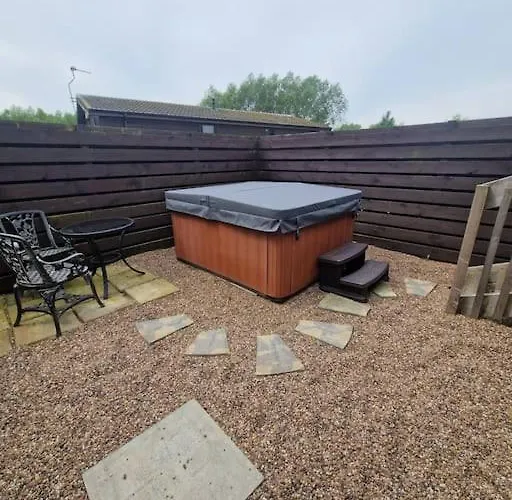 Wild Oats 19 - Yellowtop Country Park - Hot Tub - Yorkshire Selby